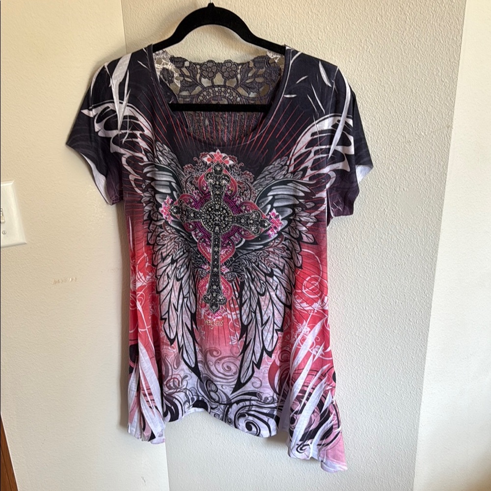 Women's Winged Cross V-Neck Graphic Tee - Pink & Black